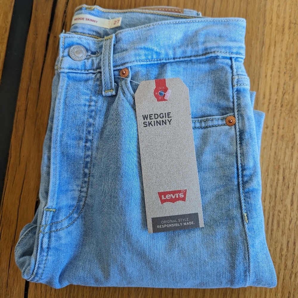 Wedgie 27 light wash jeans